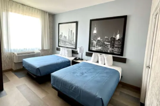 Super 8 by Wyndham Brooklyn Pennsylvania Ave Các khách sạn ở New York