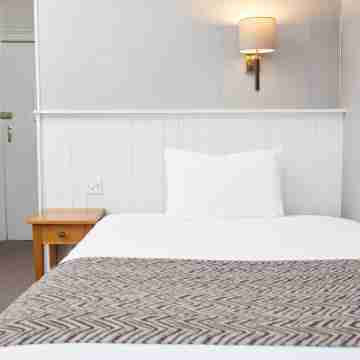 Lamb Hotel by Greene King Inns Rooms