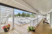 Snyders Shoreline Inn Hotels in Ludington