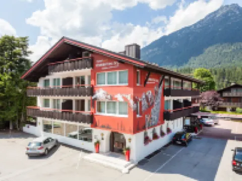 Hotel Rheinischer Hof Hotels near Wank Mountain