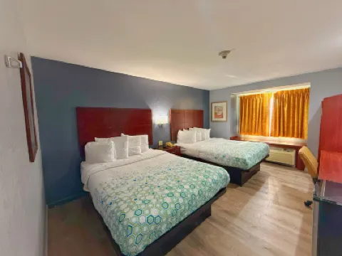 BlissPoint Inn & Suites Hotels near 20 North Gallery