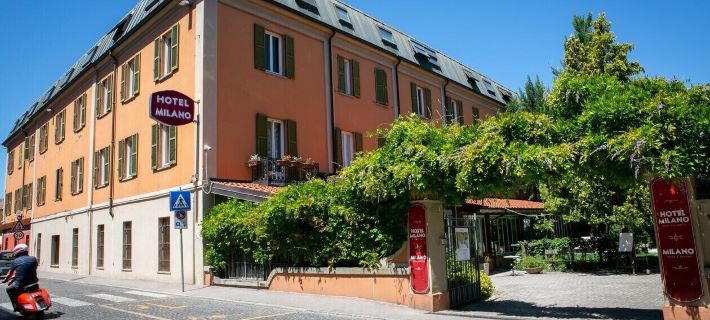 Hotel Milano Pool & Garden Отели в г. Павия