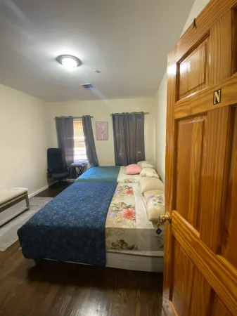 Cjay Homes Отели рядом со станцией Ньюпорт