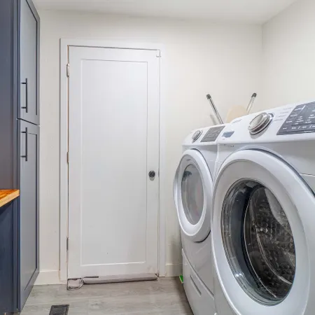 Cozy Family Haven in Sparks - Pet Friendly - Fenced Yard