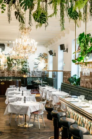 Grand Hotel Wiesler Отели в г. Грац