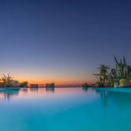 Luxury Villa Delphinus - Allparos Villas