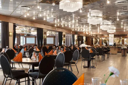 Best Western Gustaf Fröding Hotel & Konferens Отели рядом с достопримечательностью «Karl IX - Karlstads grundare»