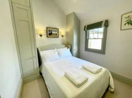 The Emerald - Central Henley 2 Bedroom House - from 145 Per Night Отели рядом с достопримечательностью «Stonor Park & Gardens»