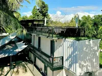 Pig Dive Hostel Moalboal