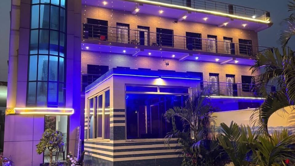 Fortune Club And Suites