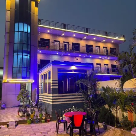 Fortune Club And Suites