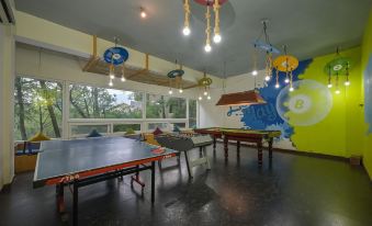 Jungle Lodge Resort
