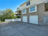 Mountain View Retreat: 2 BR/2 BA Spacious & Cozy! 바운티풀 호텔