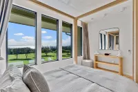 Walk to the Kapalua Beach, New Bespoke Luxury Golf Villa, Ocean & Golf Views