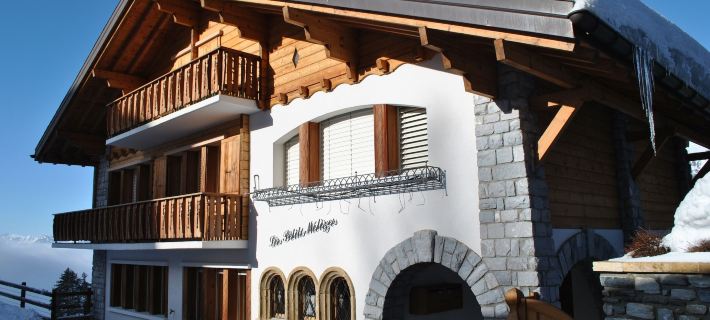 Les Petits Mélèzes Hotels in Lens