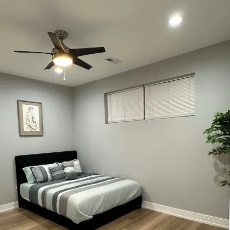 Breeze of Bronzeville Chicago: 3 bedroom 2 bath 9 mins from downtown chicago Отели рядом с достопримечательностью «Музей науки и промышленности»