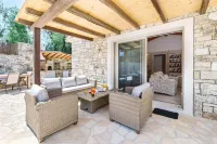 Aristea - 2 Br Villa Surrounded by Olive Groves