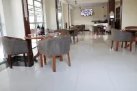 Paraiso Gardens Hotel Wote Town - breakfast