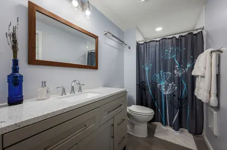 Elevated Potomac River Retreat - King Suite - River Front - Large Screened Porch