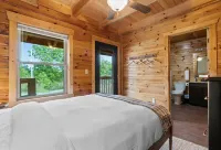 Klyfta Haus, 4Br, Lakeview, Fishing, Hot Tub, Firepit, Shuffleboard, EV Charger