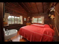Authentic Log Cabin on Damariscotta River W/ Dock and Moorings