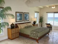 OCEANFRONT LUXURY VILLA, 4900sf, 4br, 4bth, billiards and Gym Hotels in Northcentral