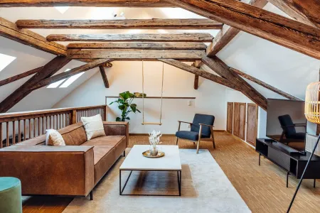 Großes Design Apartmentinnenstadtgruppe&familie