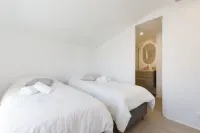 3 Pieces 2 bedrooms 4 pers Vieux port vue Mer Panoramique Face au Palais Hotels in Palais des Festivals - Old Port