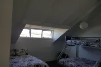 Stunning views with beach access across the road. Hotels in Omapere