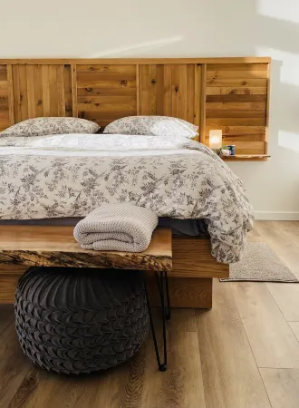 Quiet oasis steps from the Sooke River.