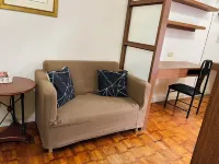 Beautiful unit across greenbelt5 + high speed wifi + Netflix