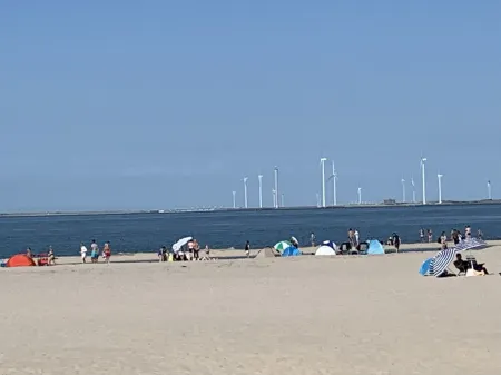 Zeeuws Huisje is centrally located within cycling distance of the beach Отели в г. Serooskerke