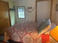 New to VRBO. Lakefront, fishing and swim dock.   Cabin fully equipped very comfy