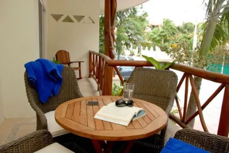 ENTRANCE TO MAMITAS BEACH - STEPS TO 5TH AVENUE