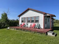 Cozy cottage, steps from the beach.