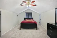 Spacious 5 bedroom house in Port Arthur!