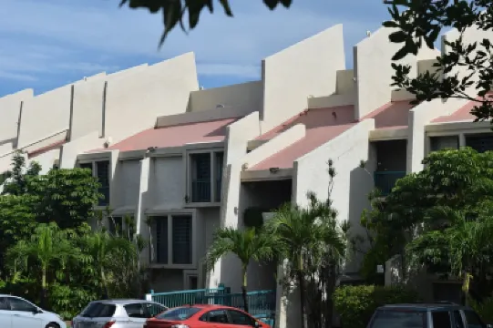 Oceanfront Condo - Four Steps to Beautiful Sugar Beach โรงแรมใน