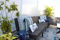 Cozy Boho Guest House w/Patio - 6 min from the beach!