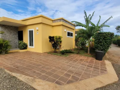 CASA LINDA #917 THE KING OF 2 BEDROOMS.Pool/Maid Hotels in 