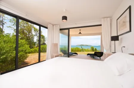 Villa Ocean House, Large Pool and Sea View Отели в г. Ле Франсуа