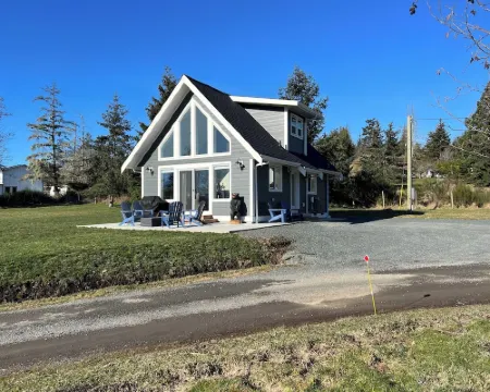 Elk Lodge in Sooke Hotels in Sooke