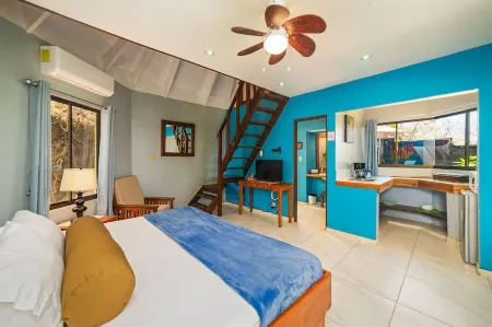 Tamarindo Village Hotel Отели в г. Тамариндо
