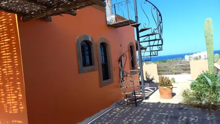 El Sargento/La Ventana Private Home near the Beach. Strong Wi-Fi, Smart TV!