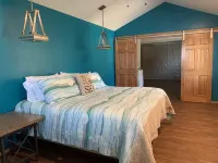 Lovely Lake Winnebago beachfront home, EAA, Packers, water activities, skiing