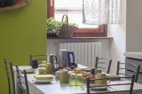 Welcome to Casa Regina Salò CIN: IT017170C2TLRODQEF Hotels in Salò