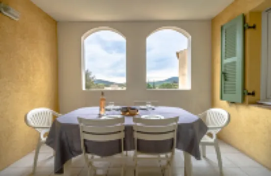 Superb apartment with swimming pool 普朗－德拉圖爾酒店