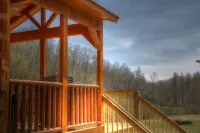 Peaceful & Romantic Log Cabin w/Hot Tub+Fireplace+Wi-Fi - 4-Star