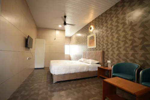 Vihara Inn Hotels in Dhekale