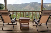 Views over the Valley. Apartment in two story cement house with a 45 foot porch!