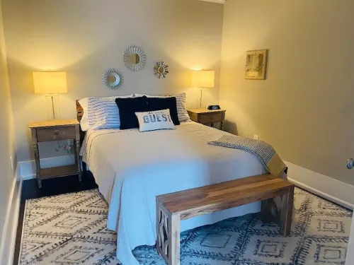 Amazing 1 Bedroom Apartment, Downtown Jonesborough